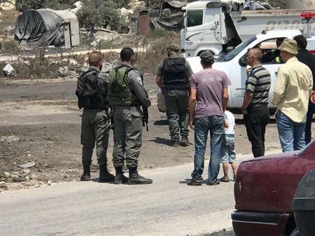 اقتحام مفاحم يعبد من قبل قوات الاحتلال وتجريف بعض المناطق فيها..